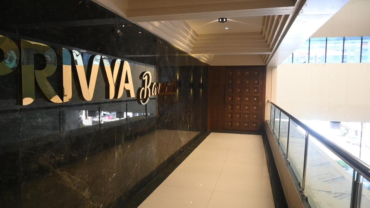 Hotel Privya Rooms And Banquet Szúrat Kültér fotó